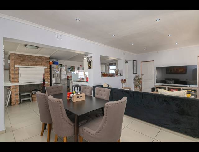 3 BEDROOM FREESTANDING RENTED IN VAN RIEBEECKSTRAND